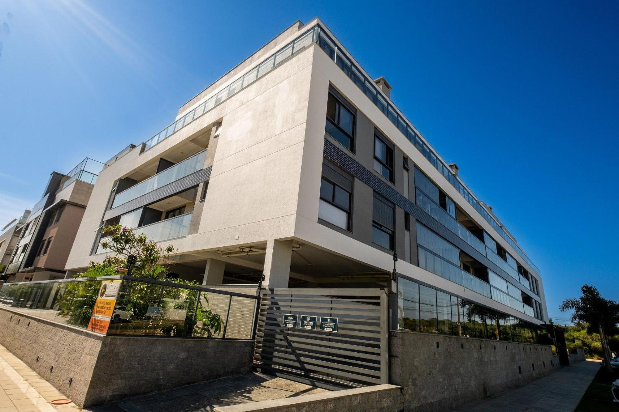 Apartamento Alto Padrao Pe Na Areia Em Floripa Irb205 *