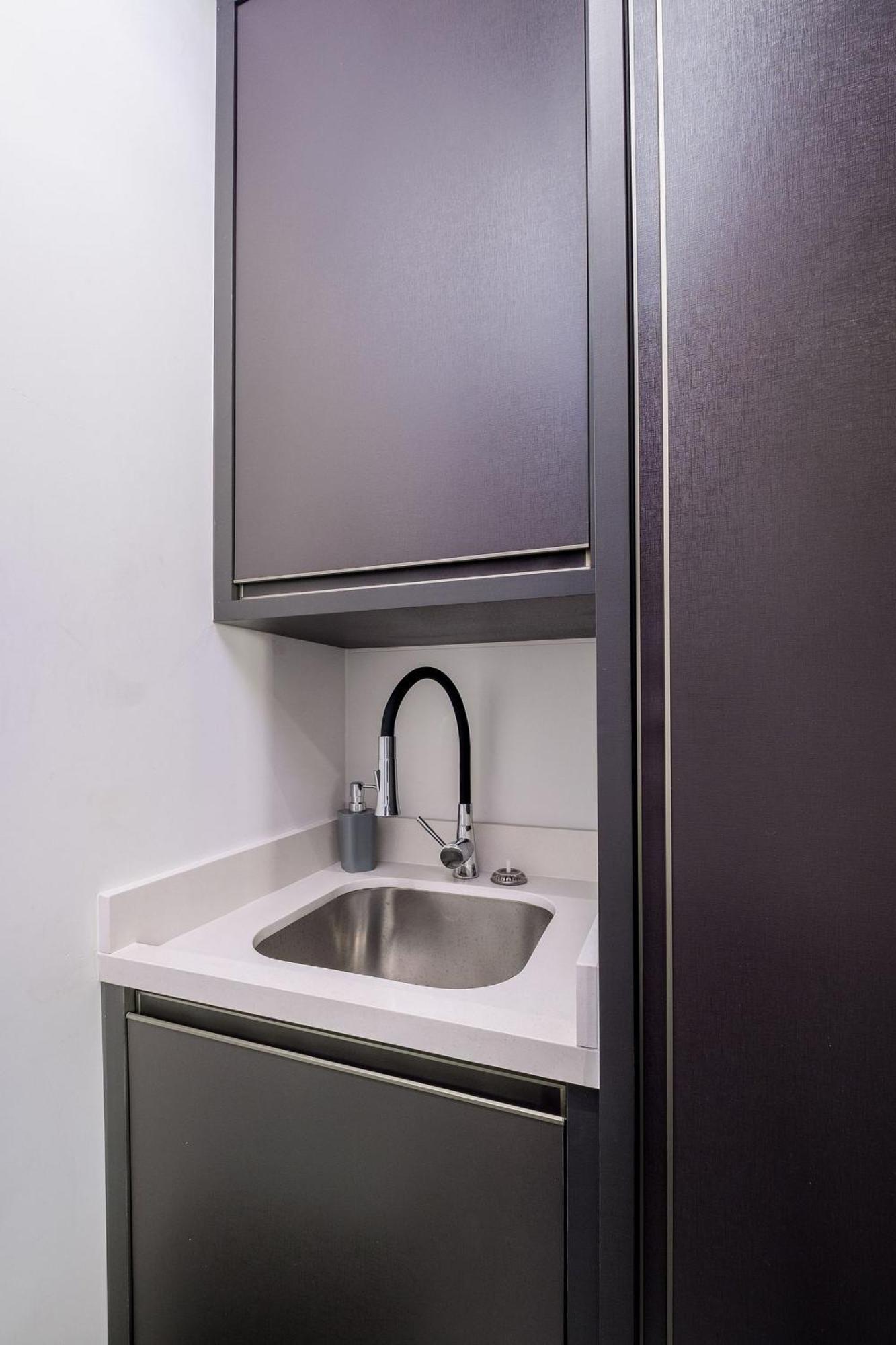 Apartamento Alto Padrao Pe Na Areia Em Floripa Irb205 *