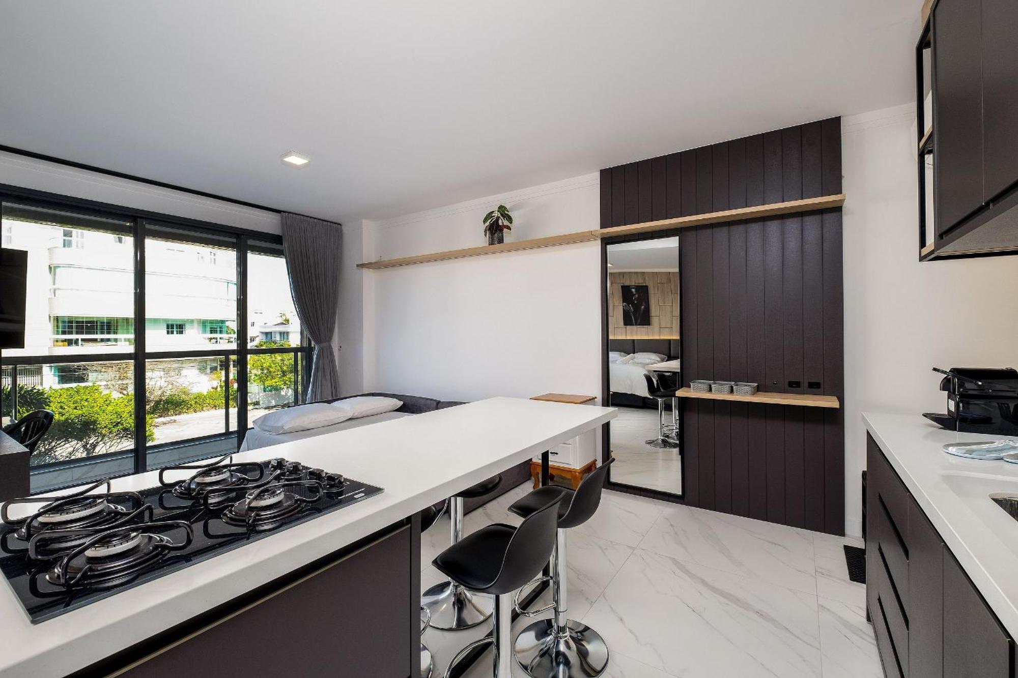 Apartamento Alto Padrao Pe Na Areia Em Floripa Irb205 *